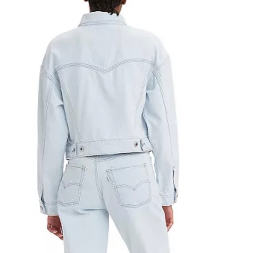 WOMEN'S Levi's® Silvertab™ Cropped Trucker Jean Jacket - Picture 2 of 15